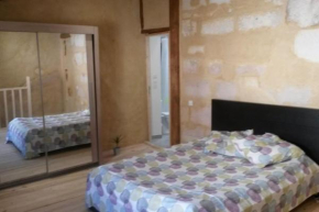 Duplex en pierre proche des Arenes